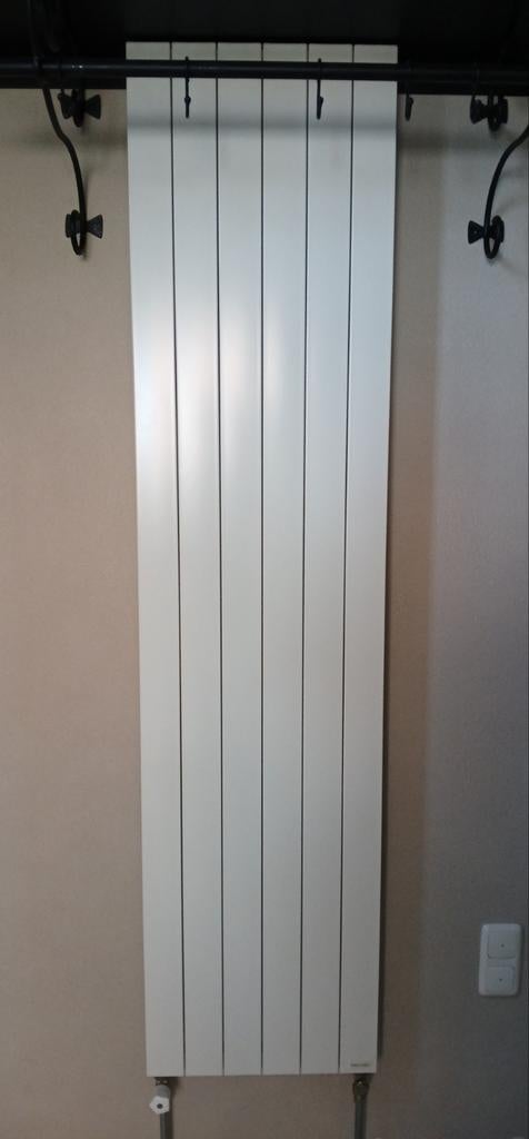 Thermic designradiator 180 x 43 x 4.5 cm in zeer goede staat, Doe-het-zelf en Verbouw, Ophalen, Radiator, Minder dan 60 cm, Zo goed als nieuw