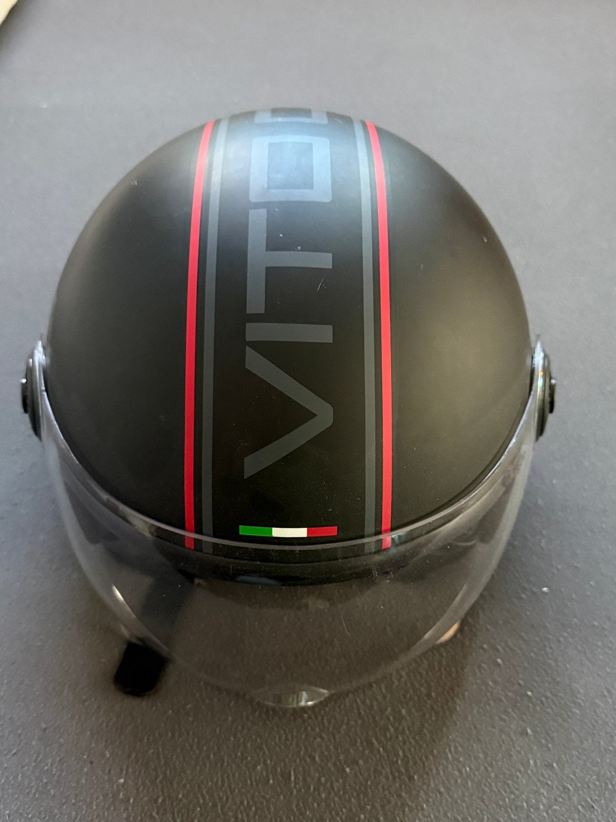 Helm Vito Loreto, Ophalen, Zo goed als nieuw