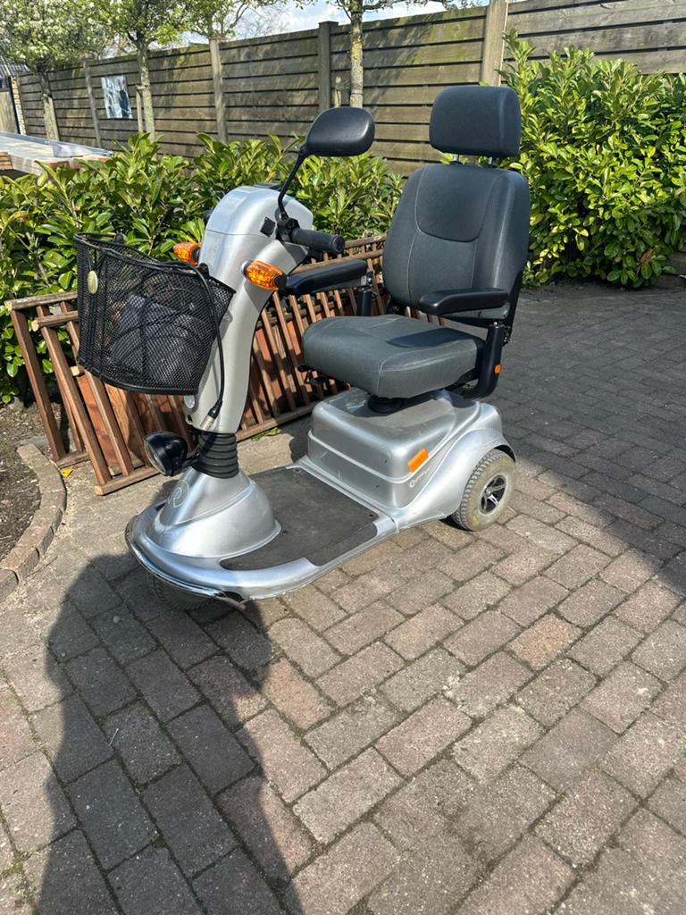 Goedwerkende nette complete scootmobiel, Ophalen