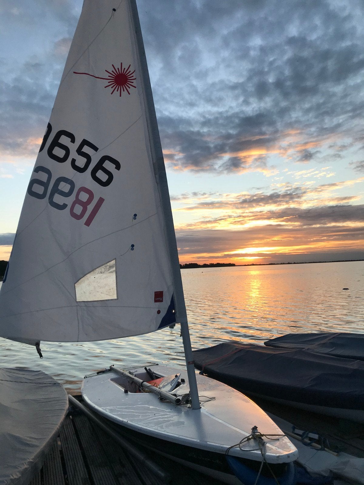 Laser zeilboot/wegtrailer/3 zeilen (+radiaal)/ toebehoren, Ophalen, Zo goed als nieuw, Grootzeil, Minder dan 15 m²
