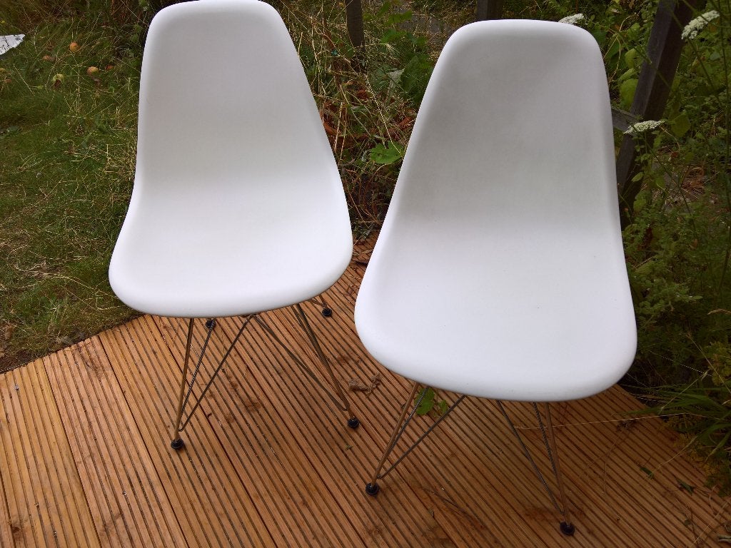 2 stuks Eames Plastic Side Chair DSR 2002/5 Vitra (evt. 4), Ophalen, Gebruikt, Twee, Wit