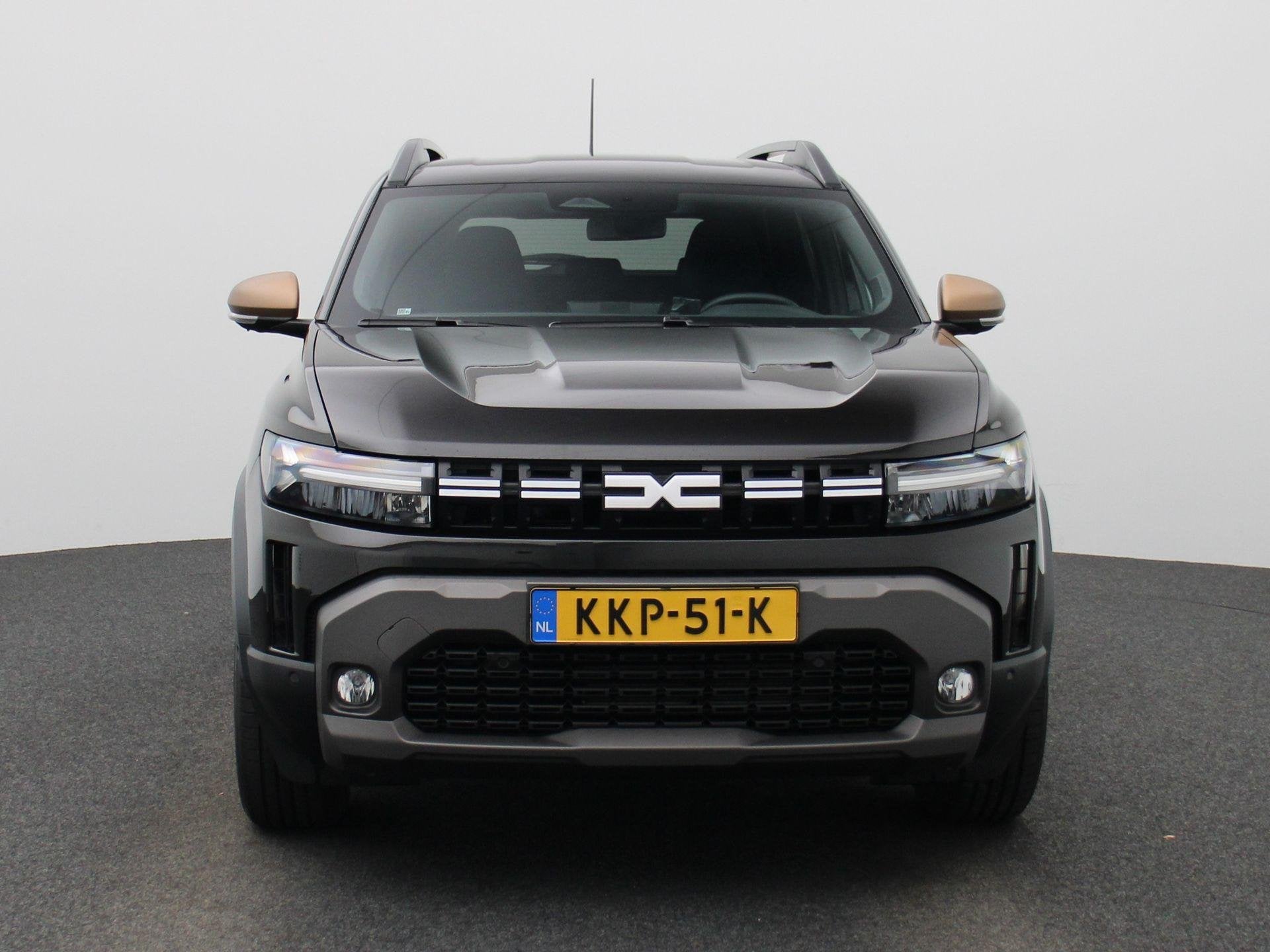 Dacia Duster 1.6 Hybrid 140 Extreme | 360-graden Multiview C, 4 cilinders, Duster, Parkeersensor, Zwart