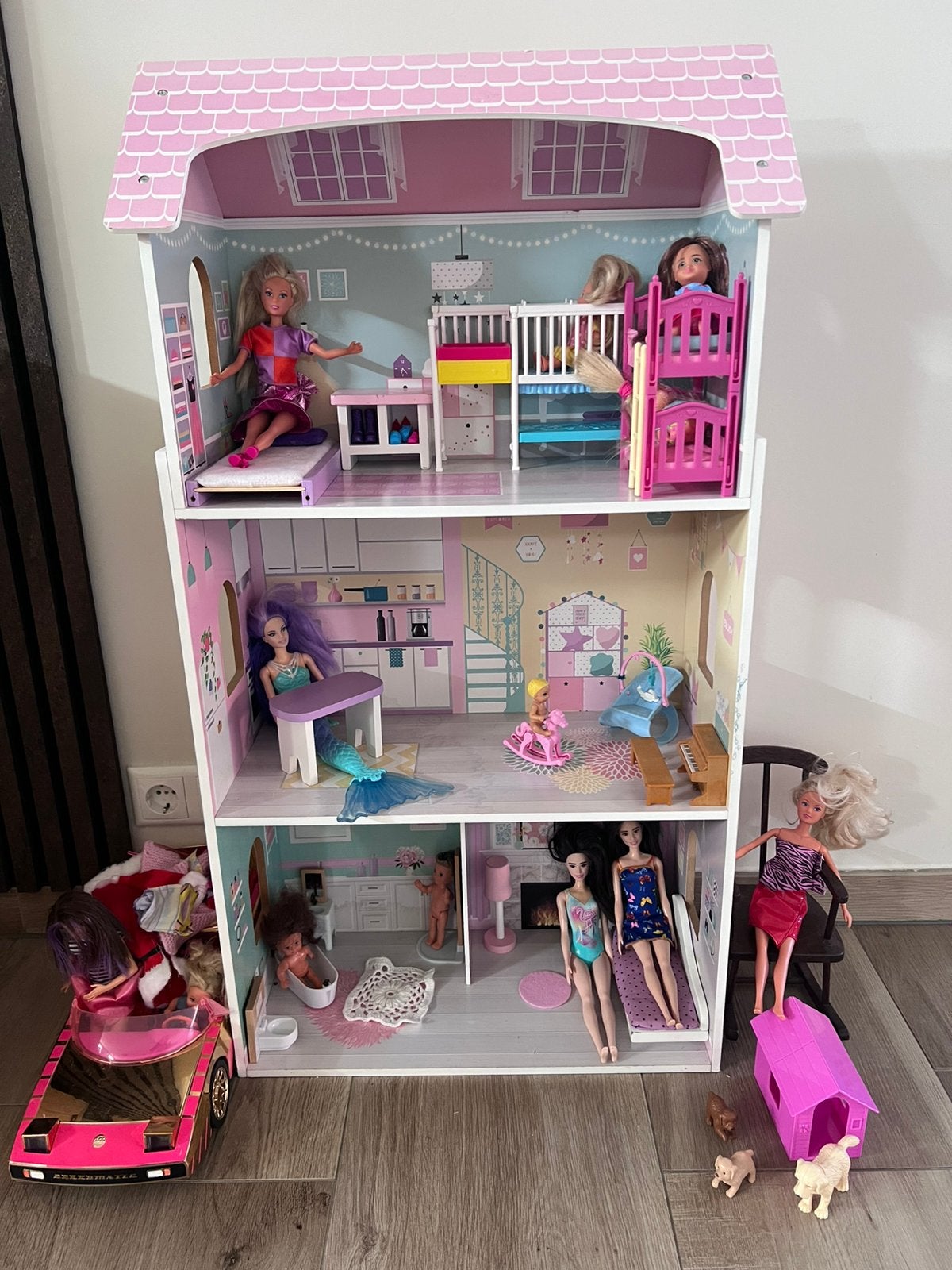 Barbiehuis incl toebehoren, Ophalen, Zo goed als nieuw, Toebehoren