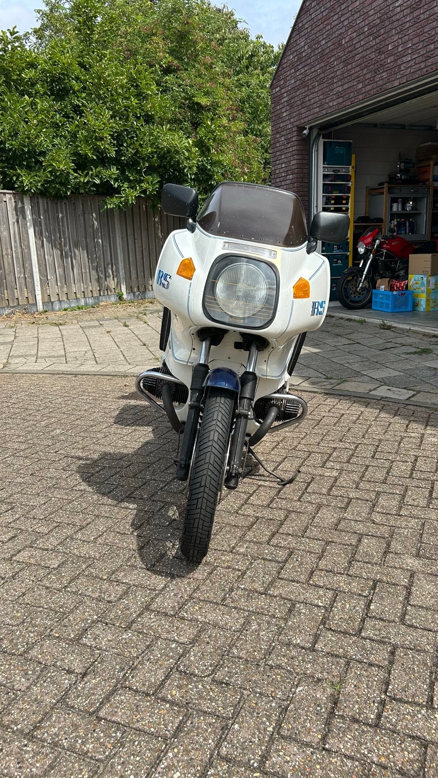 Foto 4 van BMW R100 RS - 1977 - Nieuwe accu, gereviseerde voorvorken