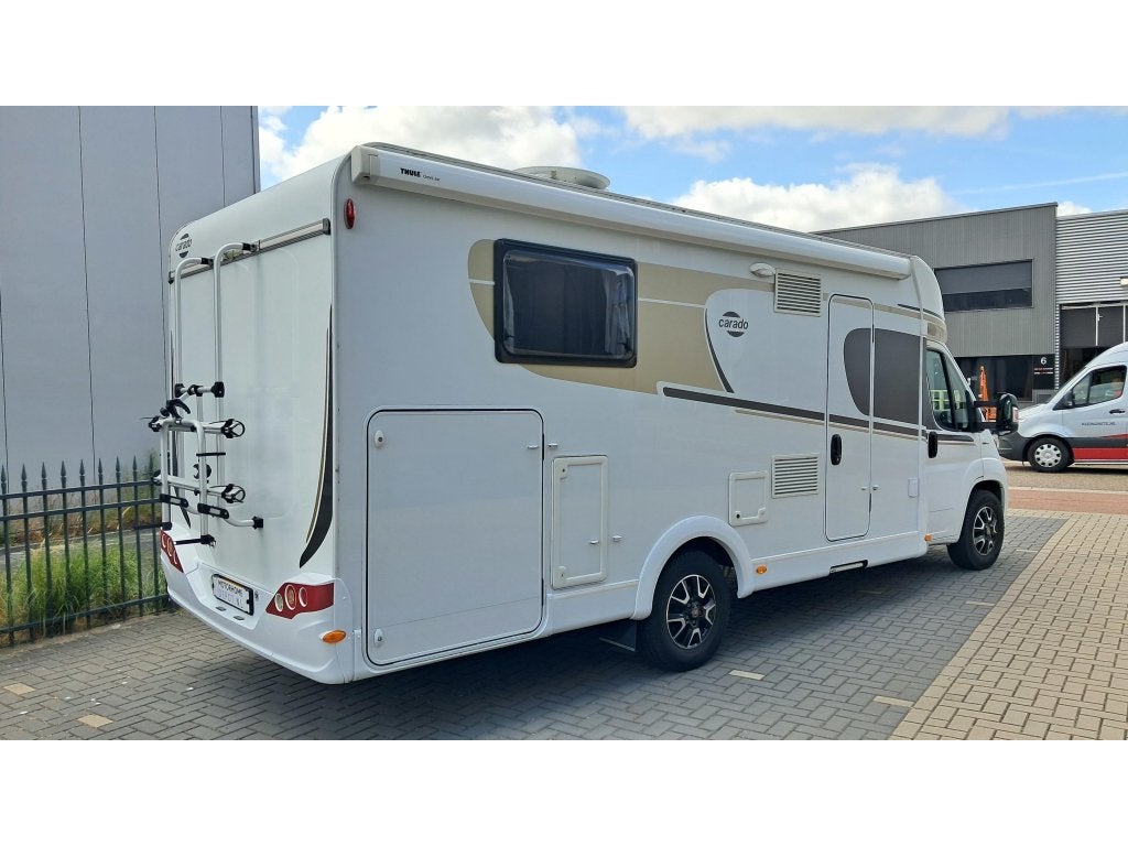 Carado T 447 9 traps automaat / lengte bedden / lage KMstand, Caravans en Kamperen, Automaat, Ringverwarming, Tot en met 2, Koelkast