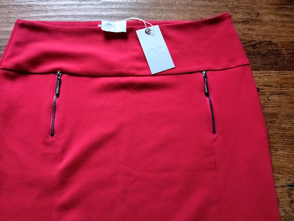 inFRONT rode rok maat 44 ,NIEUW, Nieuw, Ophalen of Verzenden, Boven de knie, Rood