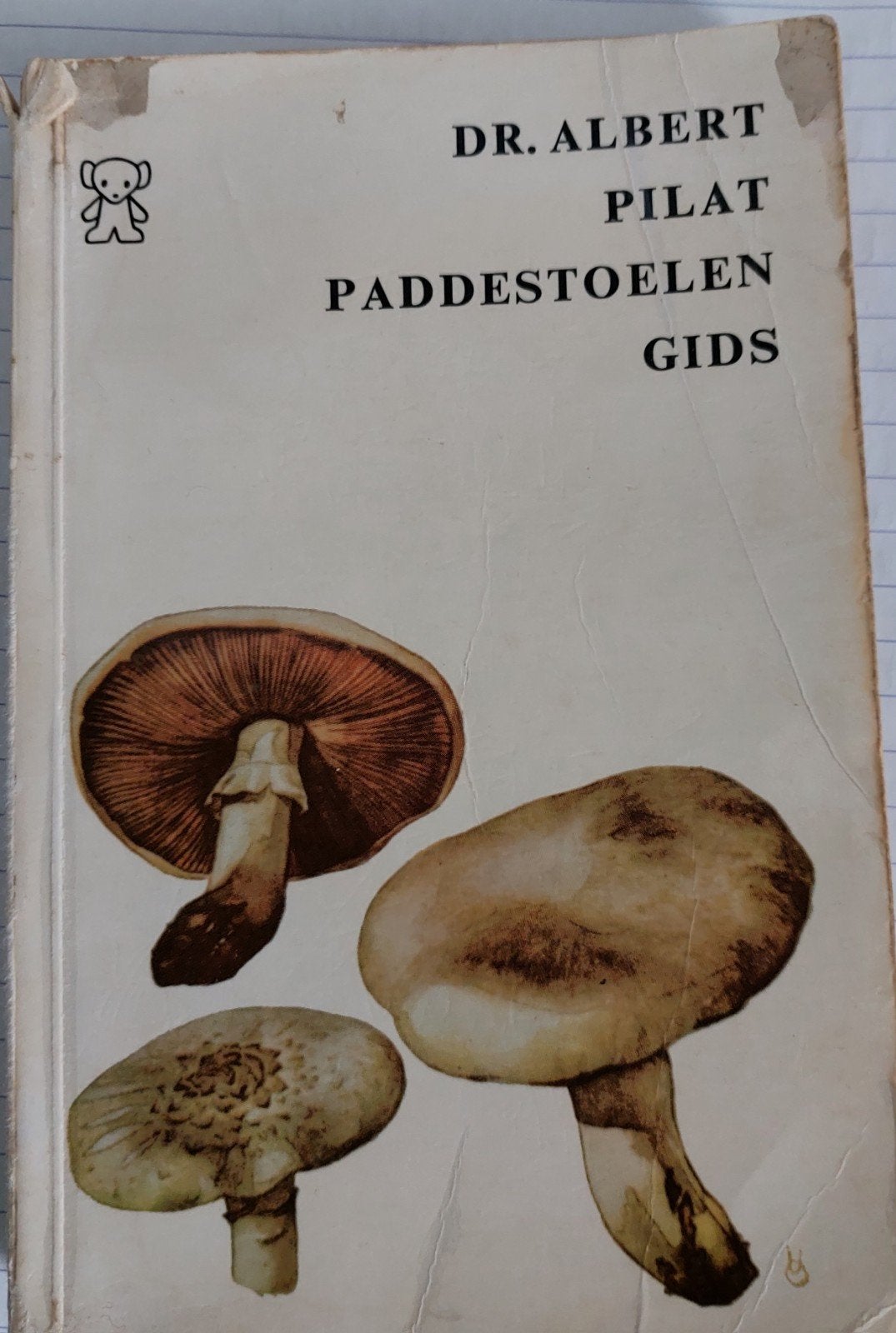 Dr. A. Pilat Paddestoelengids, Ophalen of Verzenden, Gelezen