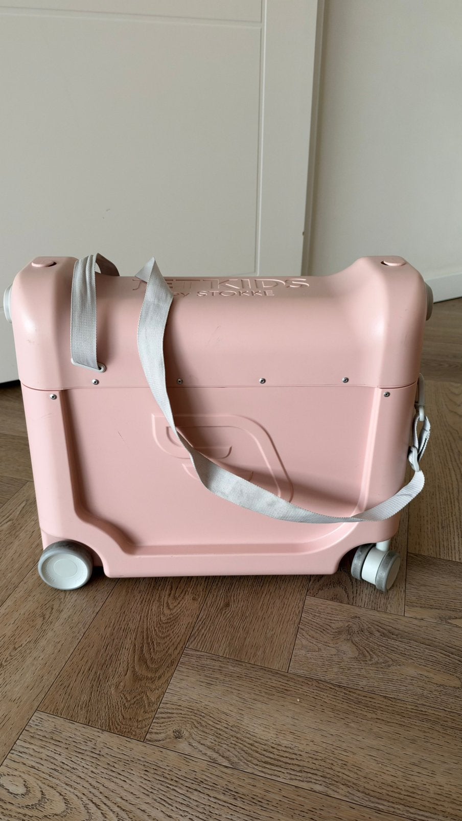Stokke JetKids BedBox Reiskoffer, Ophalen, Zo goed als nieuw, Hard kunststof