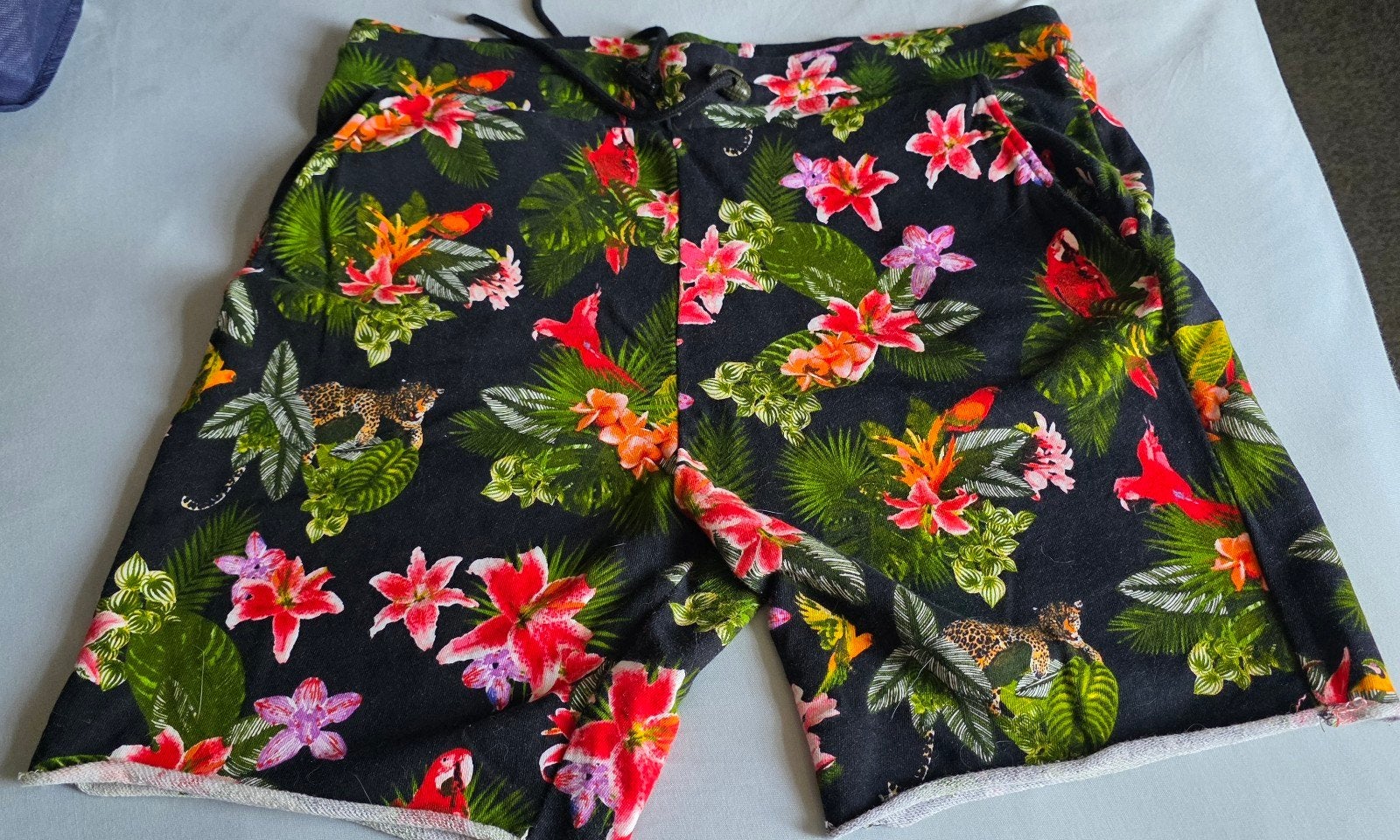 Zomerse set: T-shirt en korte broek met tropische print, Kleding | Heren, Onbekend, Zwart, Maat 56/58 (XL), Ophalen of Verzenden