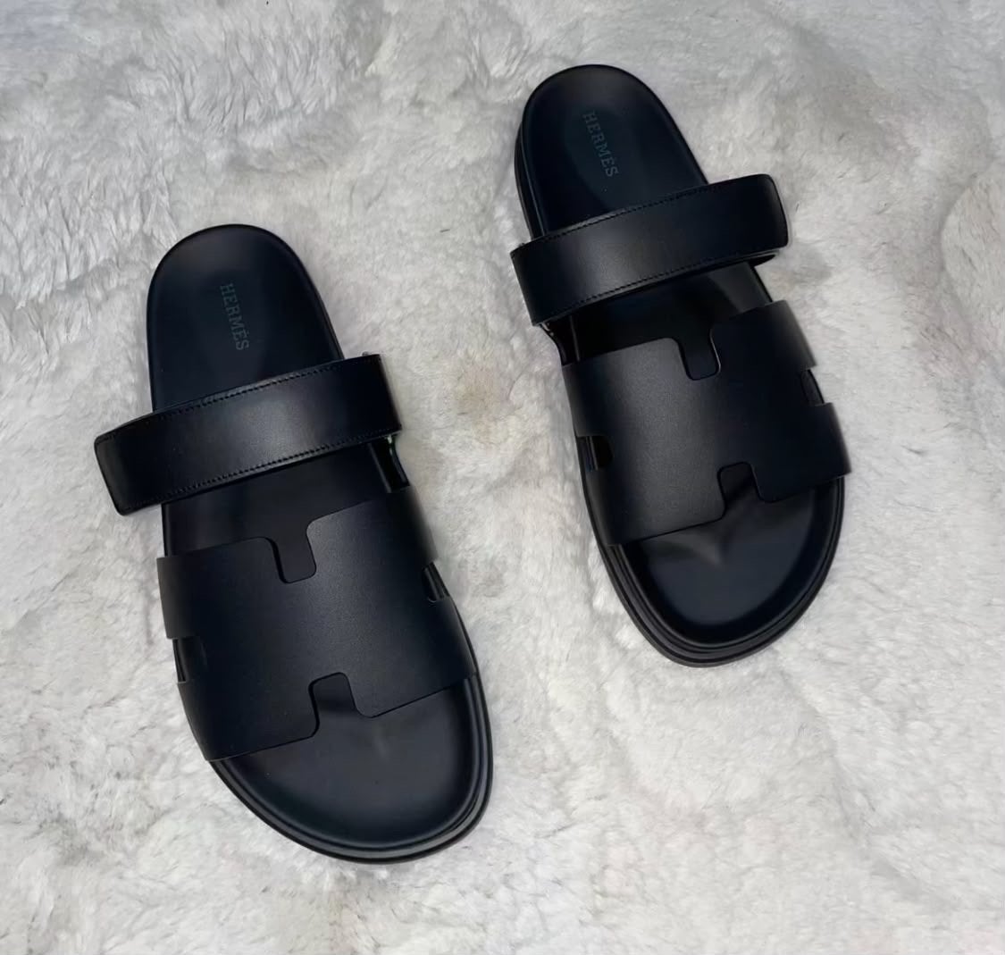 Hermes Slippers - Zwart maat 44, Slippers, Zwart, Ophalen of Verzenden, Zo goed als nieuw