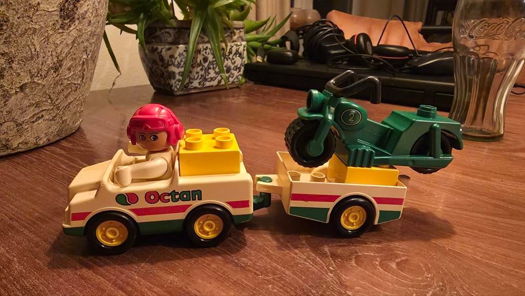 Duplo set 2126 Octan auto met motor en aanhanger zeldzaam, Kinderen en Baby's, Speelgoed | Duplo en Lego, Gebruikt, Ophalen of Verzenden