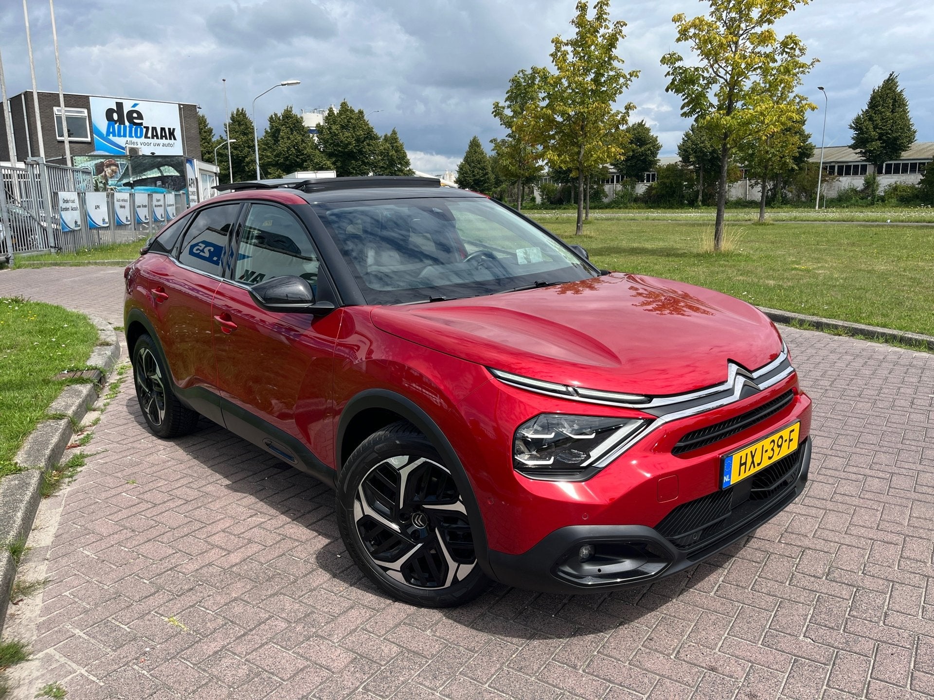 Citroen C4 1.2 Feel |Pano|HUD|Keyless|Tablet mount, Auto's, Gebruikt, 1199 cc, 3 cilinders, SUV of Terreinwagen
