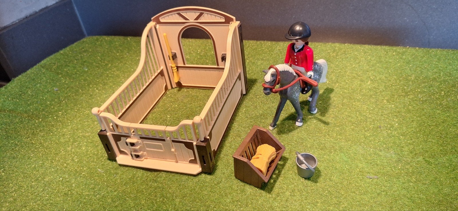 Playmobil country 5110 Trakehner met stal, Ophalen, Zo goed als nieuw