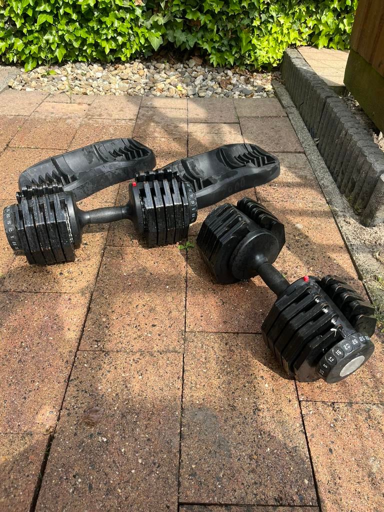 Verstelbare dumbellset 2.5 KG - 25 KG, Sport en Fitness, Fitnessmaterialen, Ophalen, Zo goed als nieuw