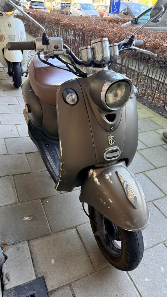 Scooter btc riva old classic  25km blauwe plaat, Ophalen, Zo goed als nieuw, Benzine