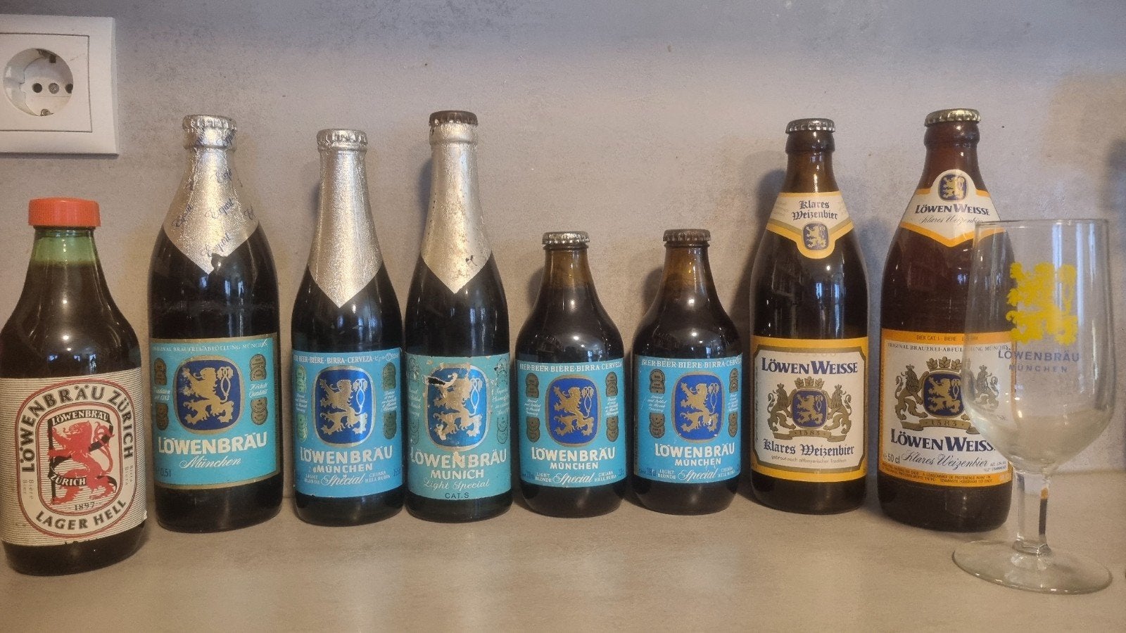 9 Löwenbräu, 8 München & 1 Zürich - 8 geen tht, <'92, 1x '92, Ophalen of Verzenden, Zo goed als nieuw, Flesje(s), Overige merken