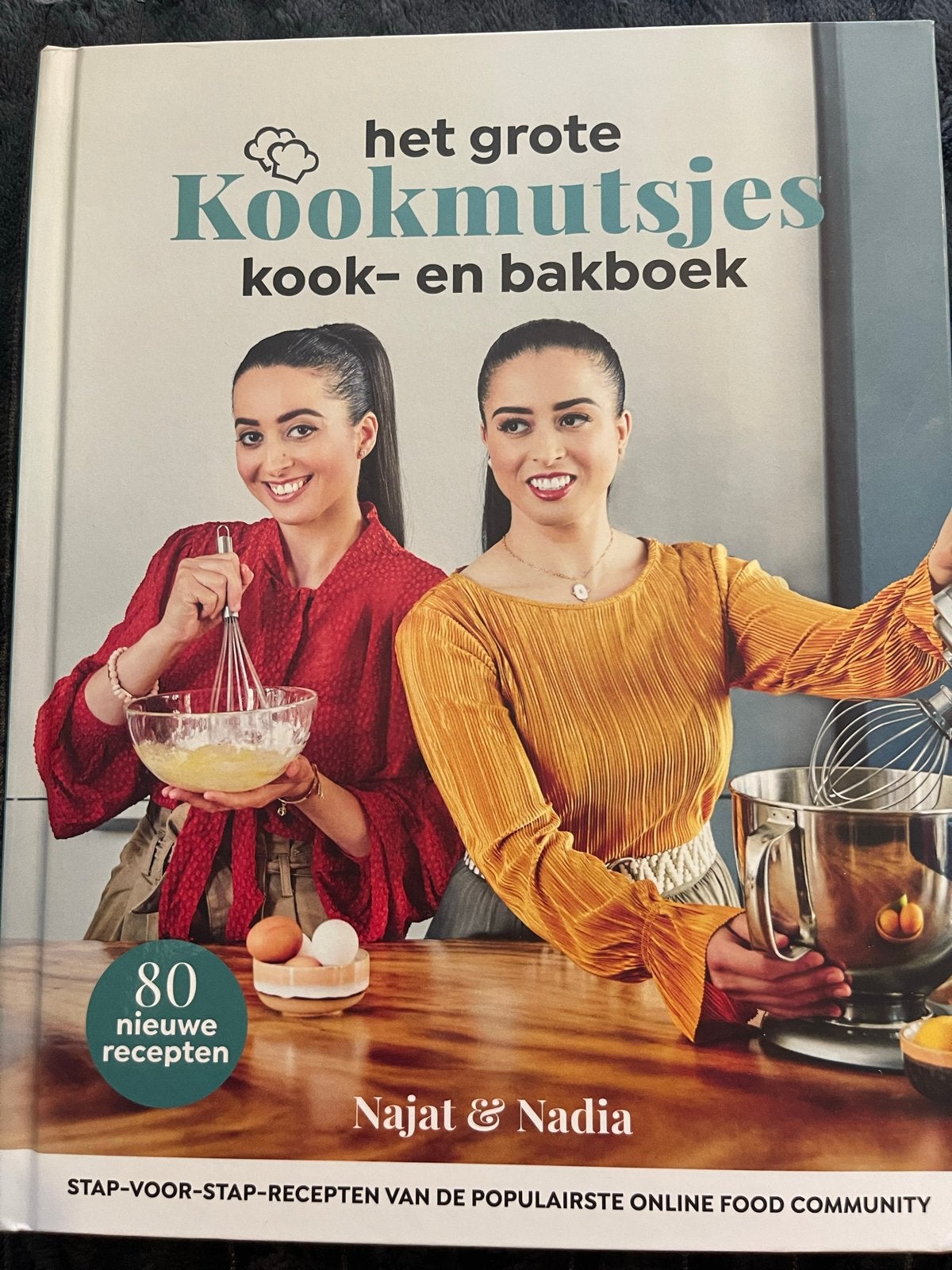 Het Grote Kookmutsjes Kook- en Bakboek - Najat & Nadia, Boeken, Kookboeken, Ophalen, Zo goed als nieuw, Overige gebieden, Voorgerechten en Soepen