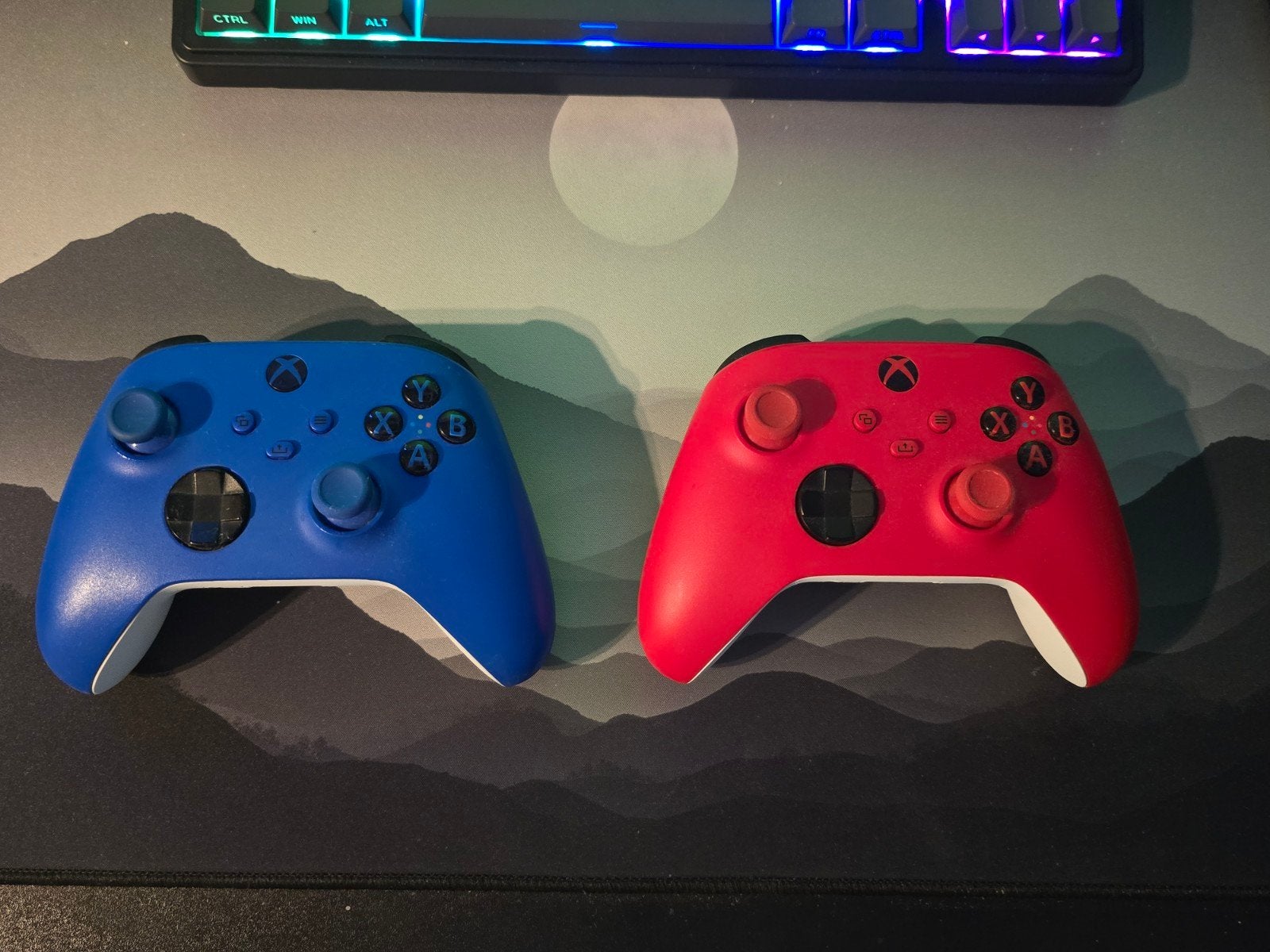 2x xbox controllers, Ophalen of Verzenden, Zo goed als nieuw, Draadloos, Controller