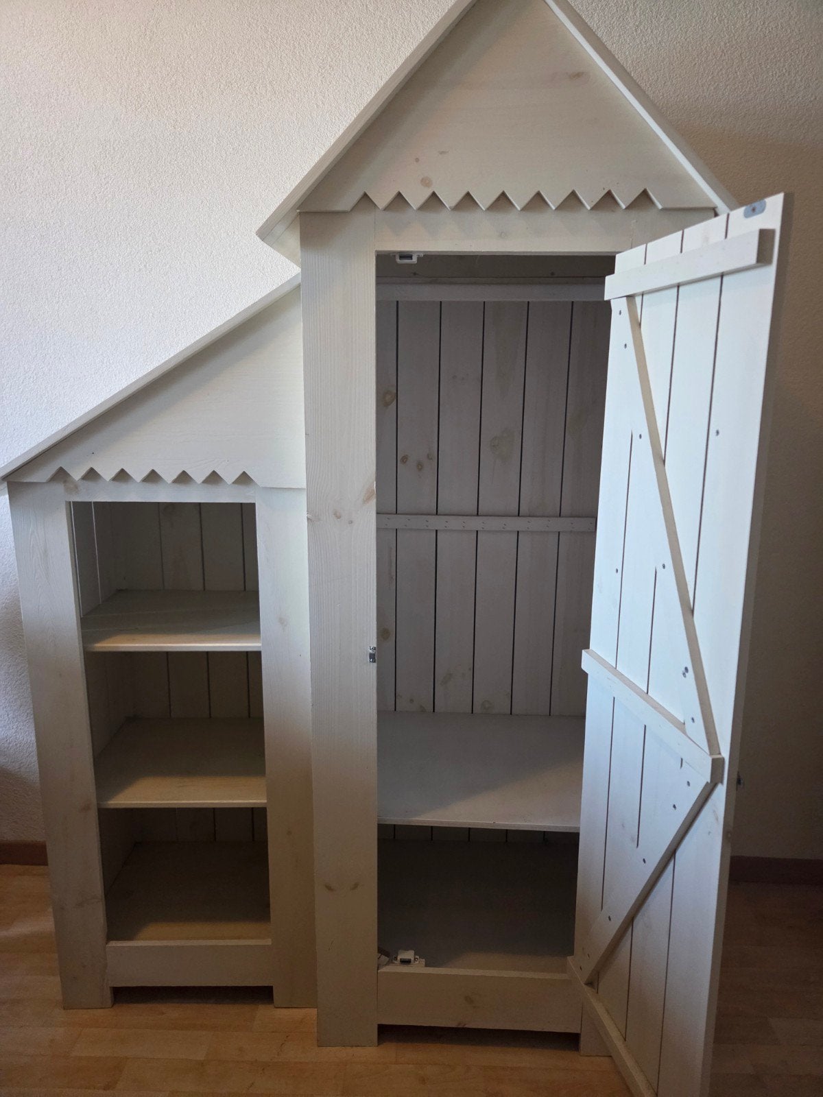Baby/kinderkast in huis vorm, Huis en Inrichting, Ophalen