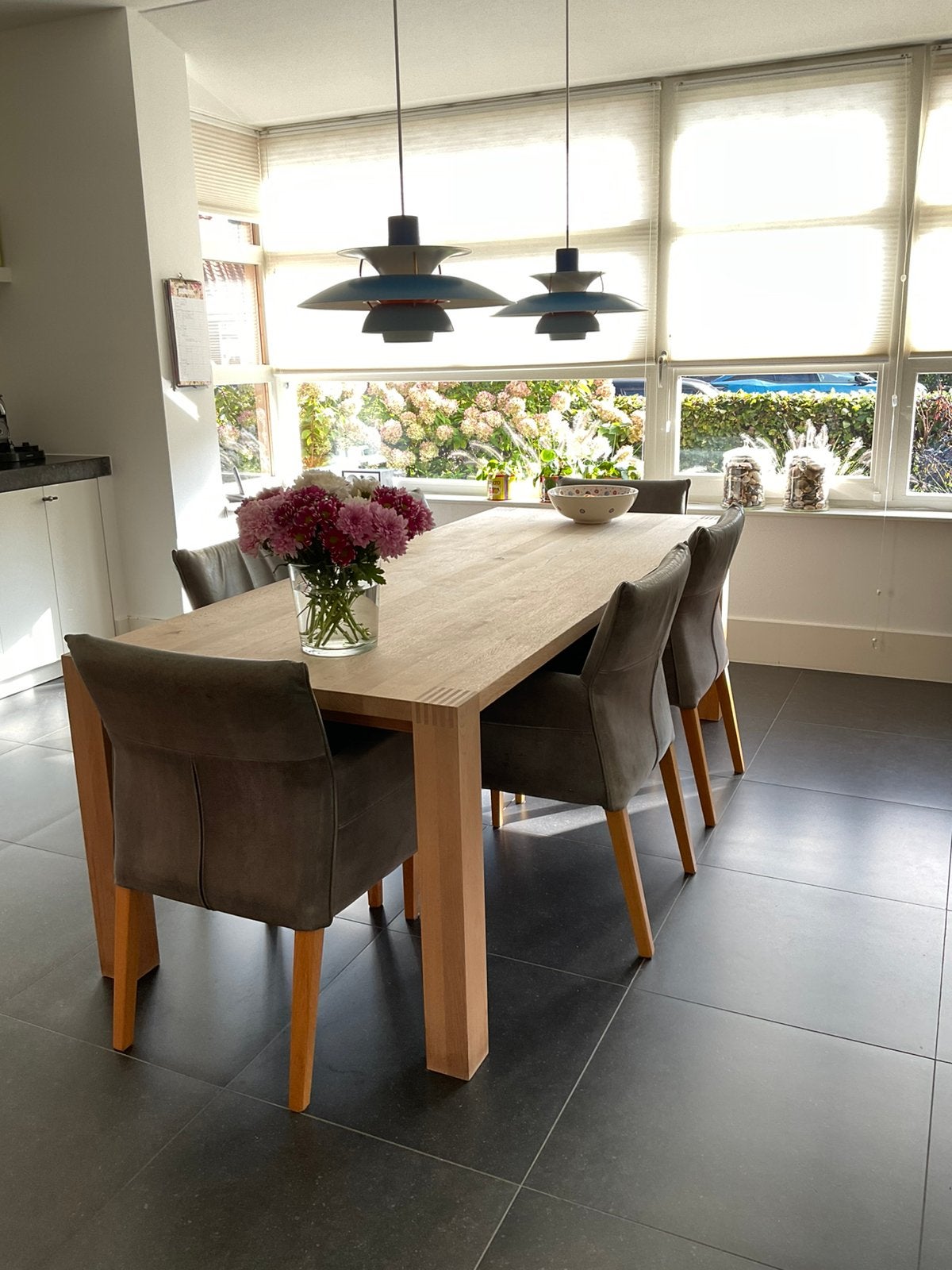 6 antracietkleurige lederen eetkamerstoelen met eiken poten, Huis en Inrichting, Ophalen, Gebruikt, Grijs, Vijf, Zes of meer stoelen