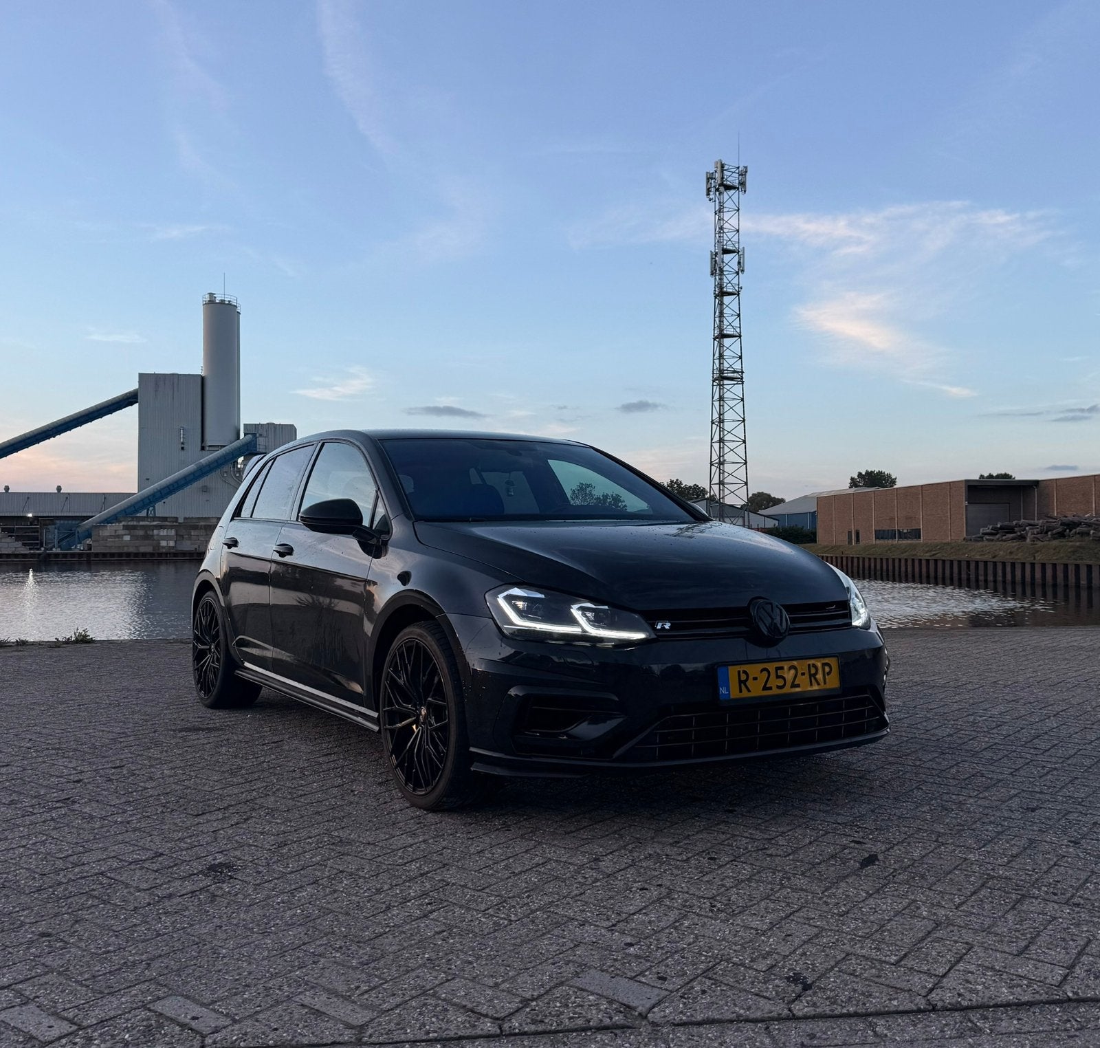 Volkswagen Golf GTE 2015 (R uitgevoerd), Zwart, 4 cilinders, Zwart, 1395 cc