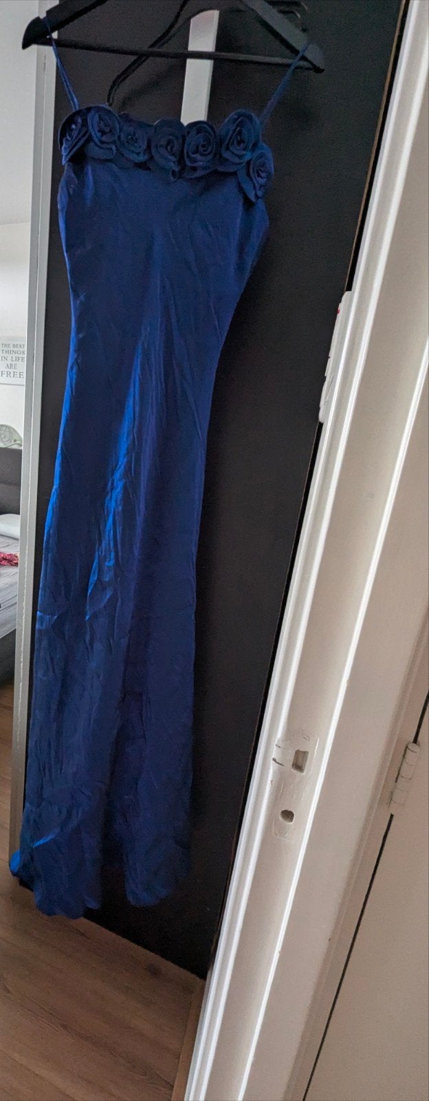 Saffierblauwe Galajurk met Stola en Rozenapplicaties, Kleding | Dames, Maat 38/40 (M), Galajurk, Blauw, Ophalen of Verzenden