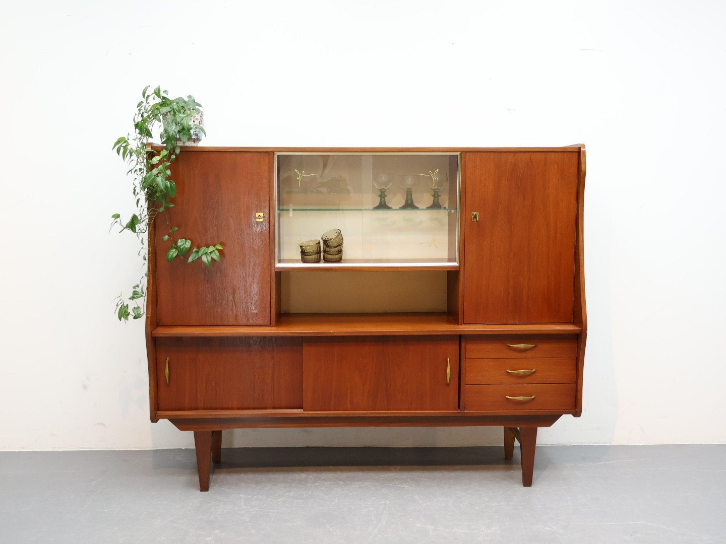 Vintage highboard jaren '60 teak, Ophalen, Gebruikt, Met deur(en), .