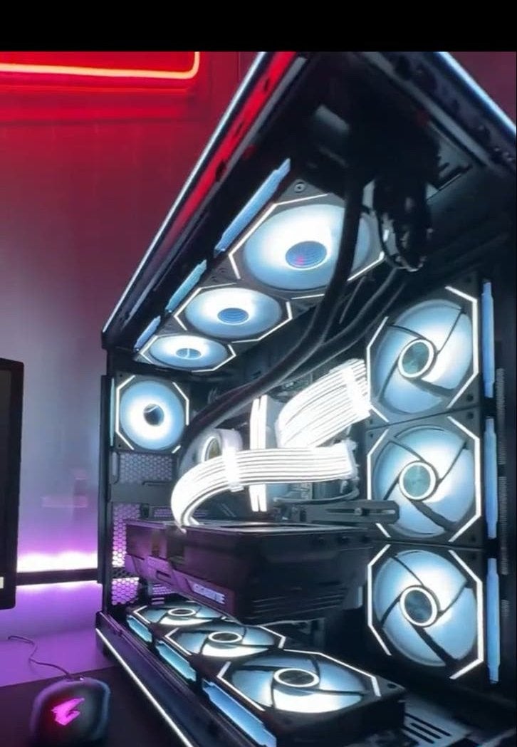 HIGH END CUSTOM GAMING PC - AMD Ryzen 7, RTX 4080 SUPER,, 32 GB, Ophalen of Verzenden, Zo goed als nieuw, Gaming