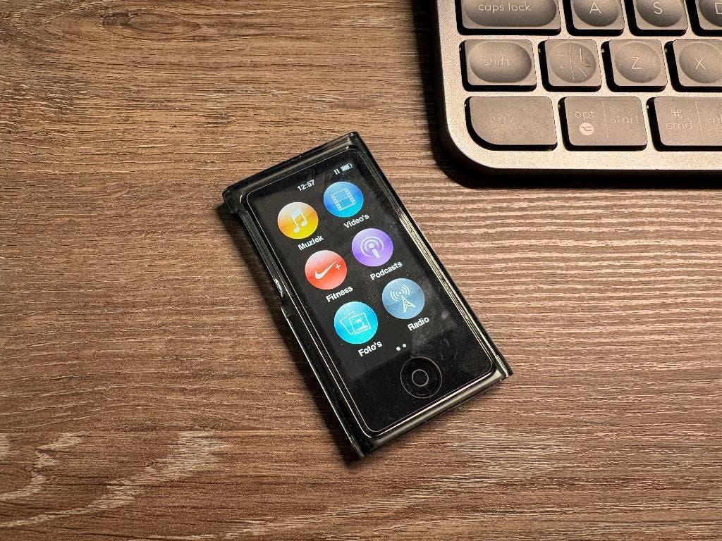 iPod Nano 7e generatie Zwart 16gb, Audio, Tv en Foto, Mp3-spelers | Apple iPod, Zwart, Ophalen of Verzenden, Zo goed als nieuw