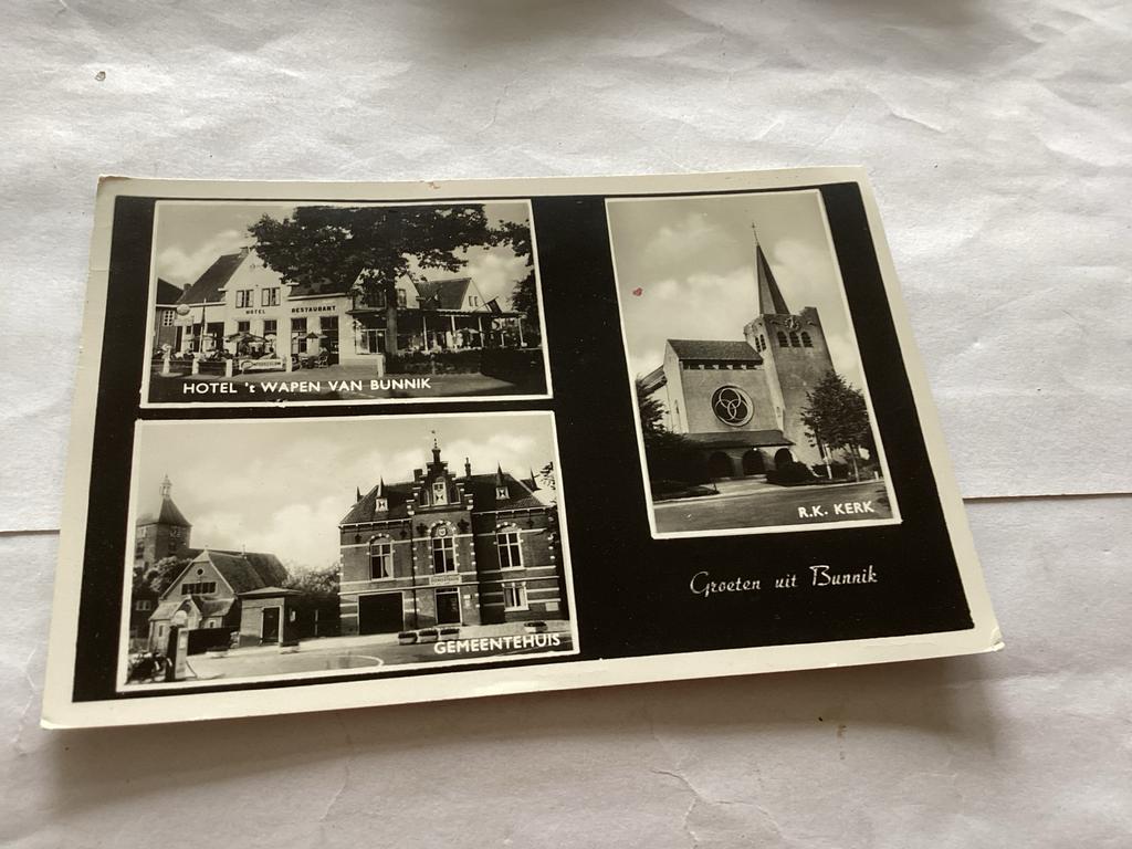 Oude Ansichtkaart Bunnik: Hotel, Kerk, Gemeentehuis, Ophalen of Verzenden, 1920 tot 1940, Gelopen, Utrecht
