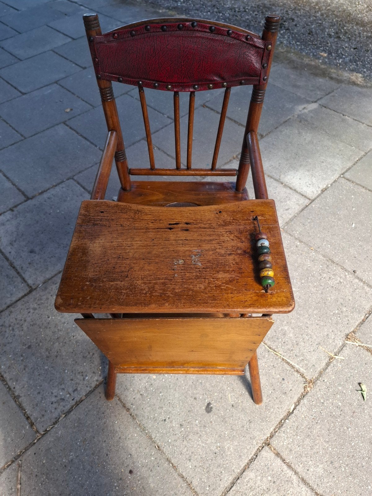 kinderstoel van rond de 80 jaar., Ophalen