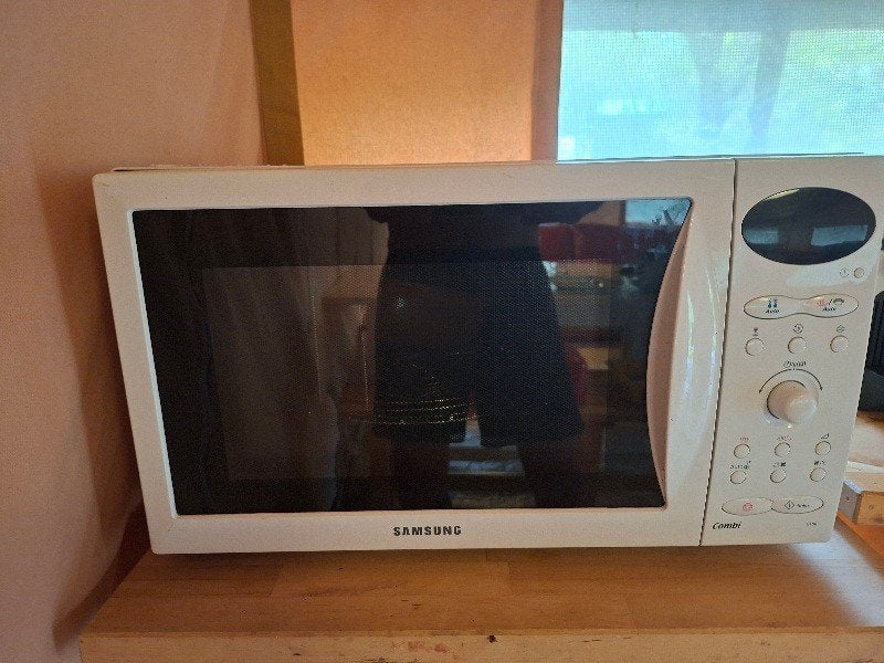 Samsung C100 Combi magnetron/ oven inclusief (draai)plateau, Ophalen, Combimagnetron, Gebruikt, Grill