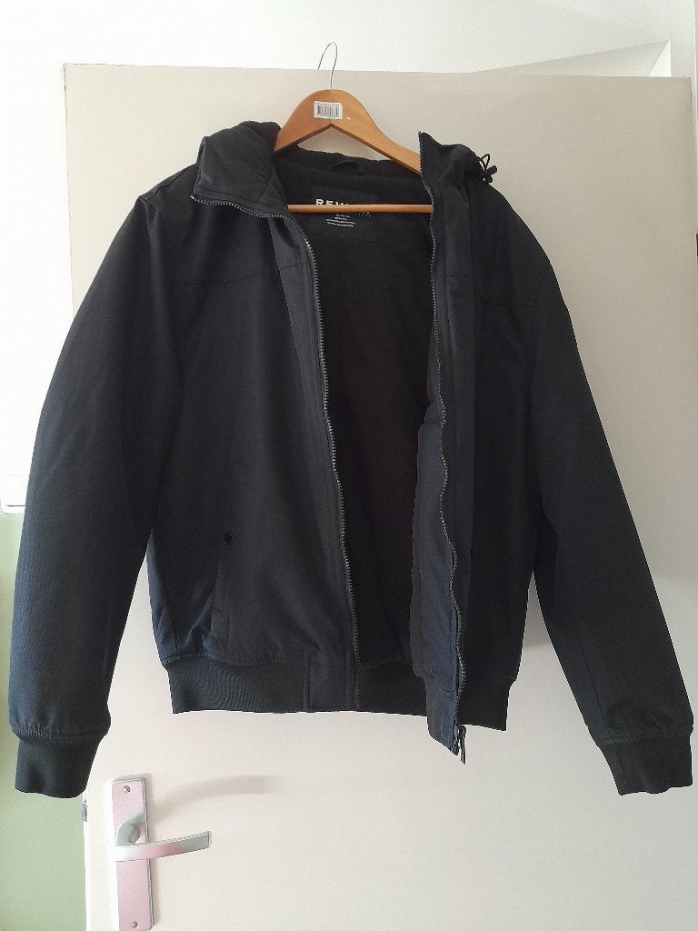 Jas winterjas review S jongens, Ophalen, Zwart, Zo goed als nieuw, Review
