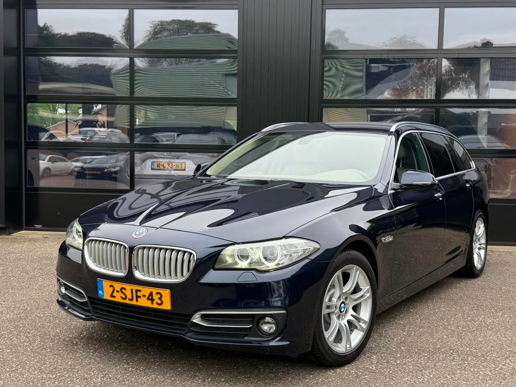 BMW 5-serie Touring 528i High Luxury Edition DigiDash Xenon, Auto's, BMW, Automaat, Gebruikt, Euro 6, 2000 kg