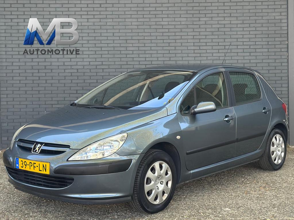 PEUGEOT 307/AIRCO/NIEUWE APK/TREKHAAK/NETJES, Auto's, Voorwielaandrijving, 4 cilinders, 610 kg, Handgeschakeld