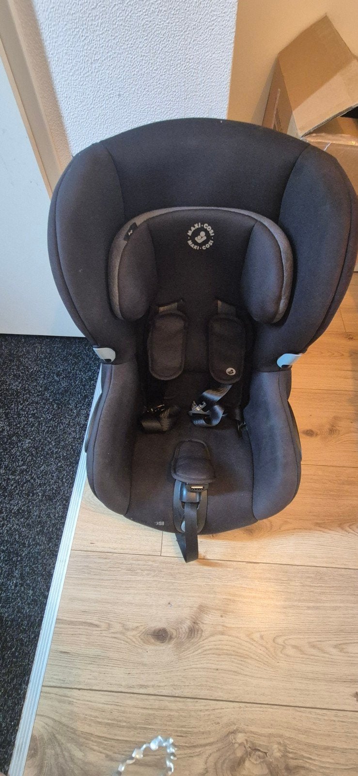 Maxi-Cosi Axiss draaibaar en ligstand Zo goed als n, Verstelbare rugleuning, Autogordel, 0 t/m 18 kg, Ophalen of Verzenden