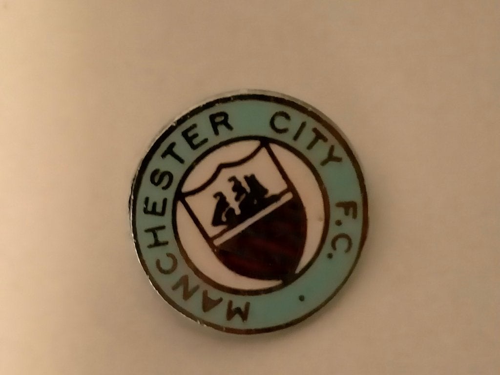 Manchester City voetbal Engeland vintage logo speld badge, Ophalen of Verzenden, Gebruikt, Sport