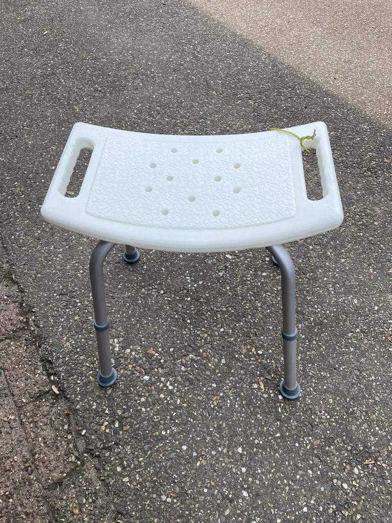 Te koop douche stoeltje vaste prijs 10 euro., Ophalen, Zo goed als nieuw