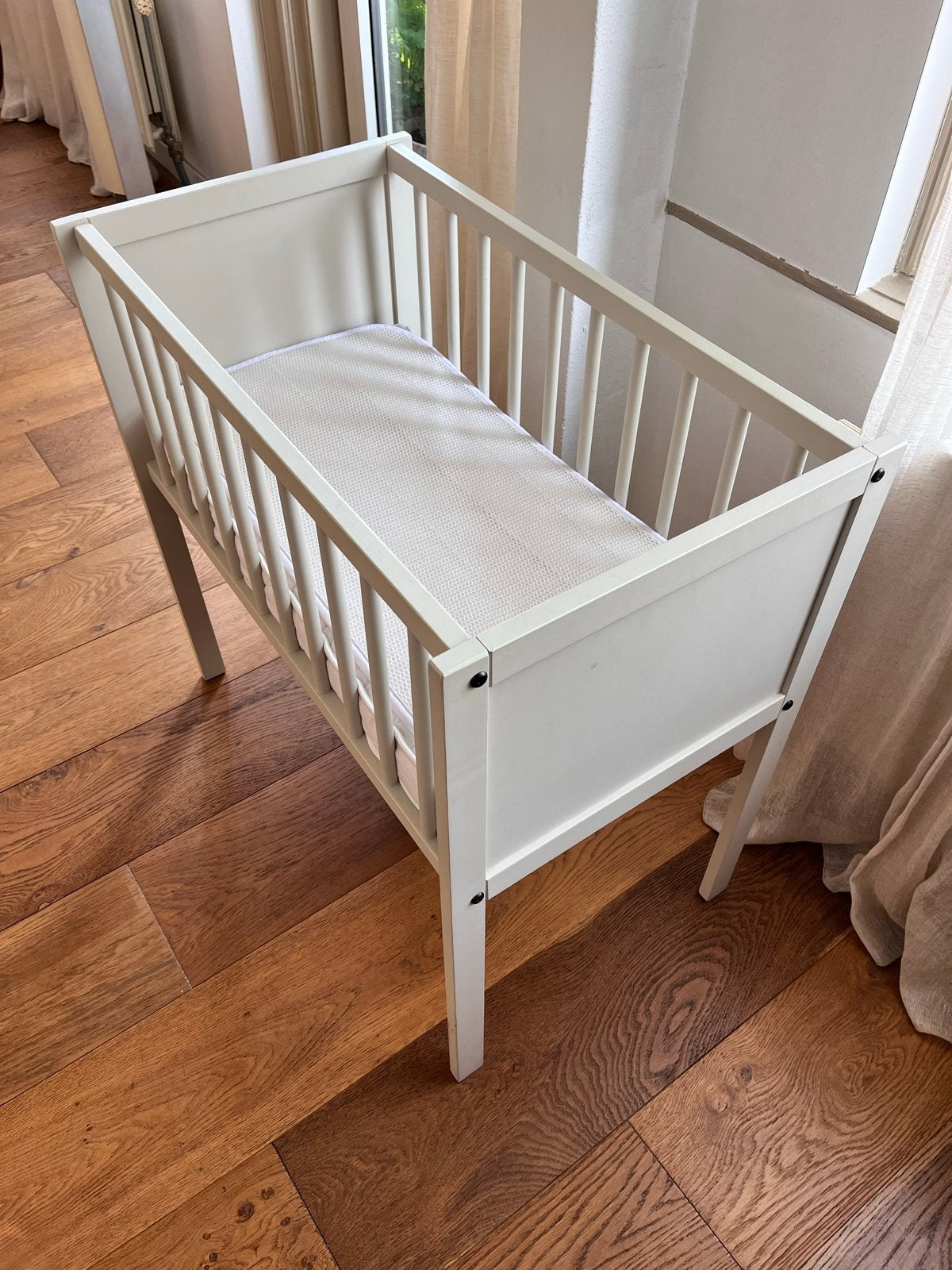 Wiegje met Aerosleep matras en topper - Goede staat, Kinderen en Baby's, Ophalen, Zo goed als nieuw, Wieg