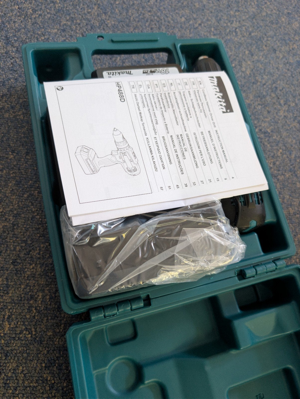 Makita Klopboormachine (NIEUW) met 2 accu's + lader, Ophalen of Verzenden, Nieuw, Boor- en Schroefmachine, Variabele snelheid