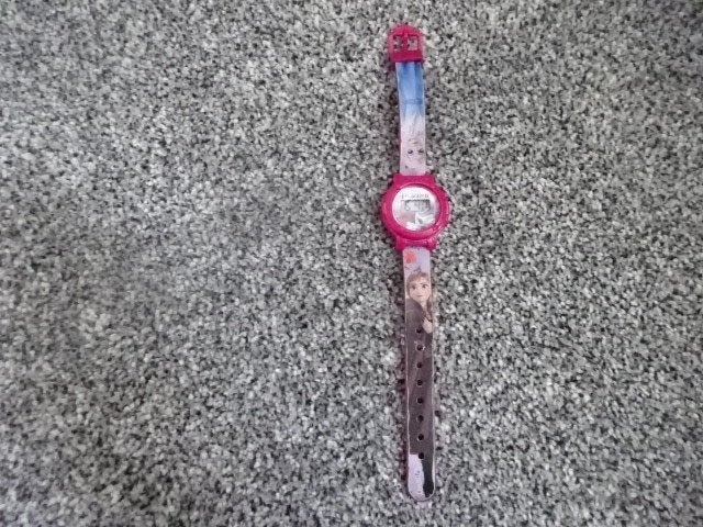 Leuk horloge van FROZEN met ANNA en ELSA, Ophalen of Verzenden, Zo goed als nieuw, Roze, Jongen of Meisje