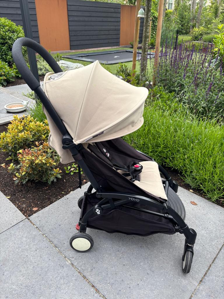 Babyzen Yoyo Buggy Zwart/Beige + Reistas & Regenhuif, Ophalen, Zo goed als nieuw, Overige merken, Regenhoes