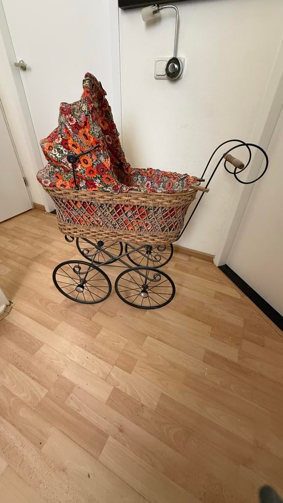 Vintage Ouderwetse Poppenwagen met Originele Toebehoren, Verzamelen, Poppen, Ophalen, Gebruikt, Accessoires