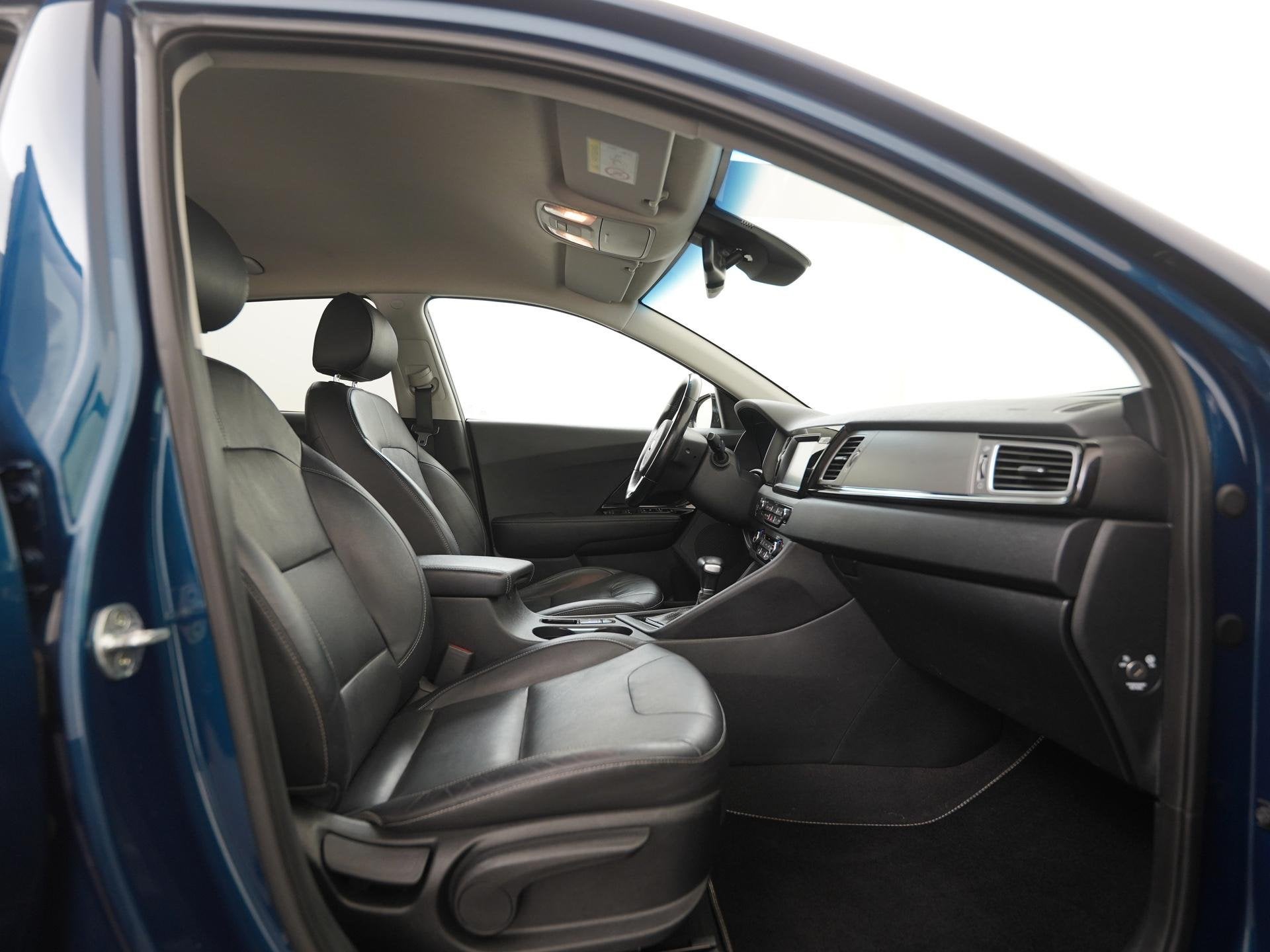 Kia Niro 1.6 GDi Hybrid DynamicPlusLine | Trekhaak | Leder |, Auto's, Gebruikt, Euro 6, Blauw, 1390 kg