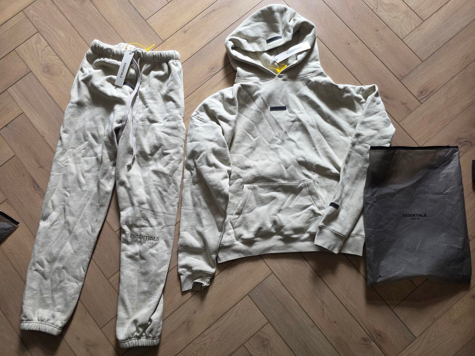 Essentials fear of god trainingspak maat S, Kleding | Heren, Ophalen of Verzenden, Nieuw