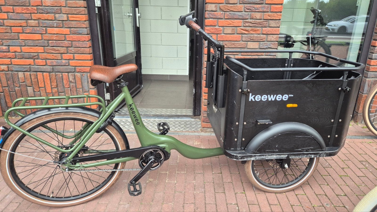 Keewee Bakfiets - Elektrisch met zitjes, Ophalen, Gebruikt, 4 kinderen of meer, Elektrisch