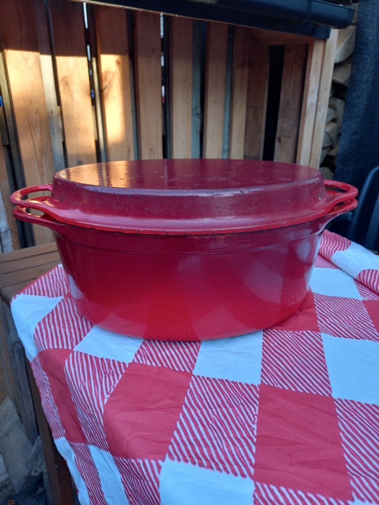 Le Creuset braadpan / cocotte / braiser 32cm ovaal, Gebruikt, Le Creuset, Ophalen of Verzenden, Met deksel