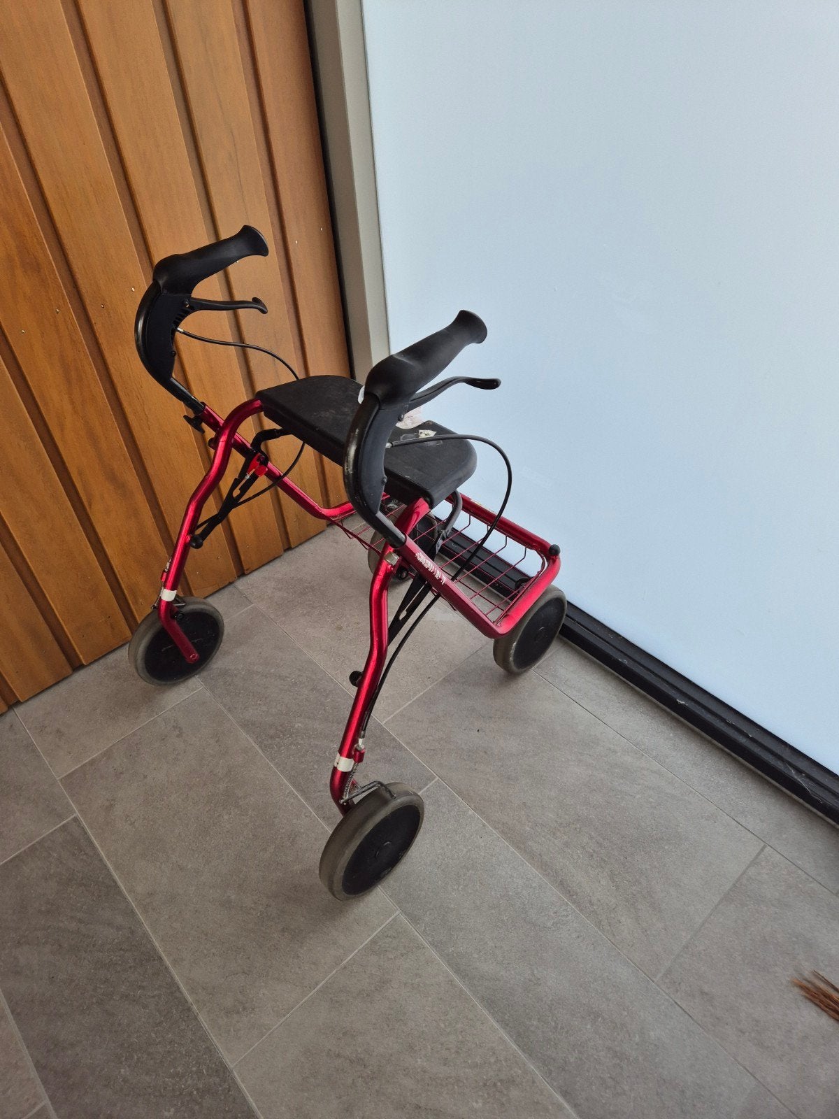 Rollator, Ophalen