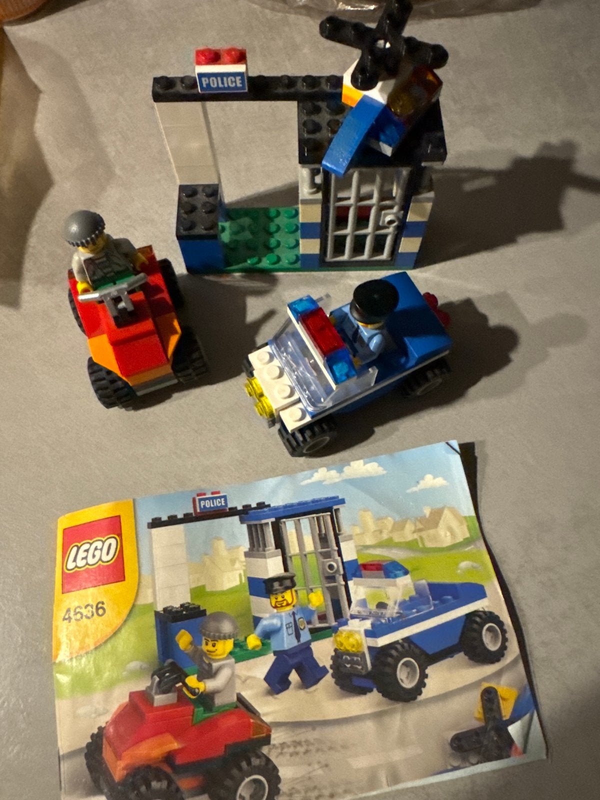 Lego City Politiebureau 4636 met voertuigen en figuren, Lego, Ophalen of Verzenden, Compleet, Complete set