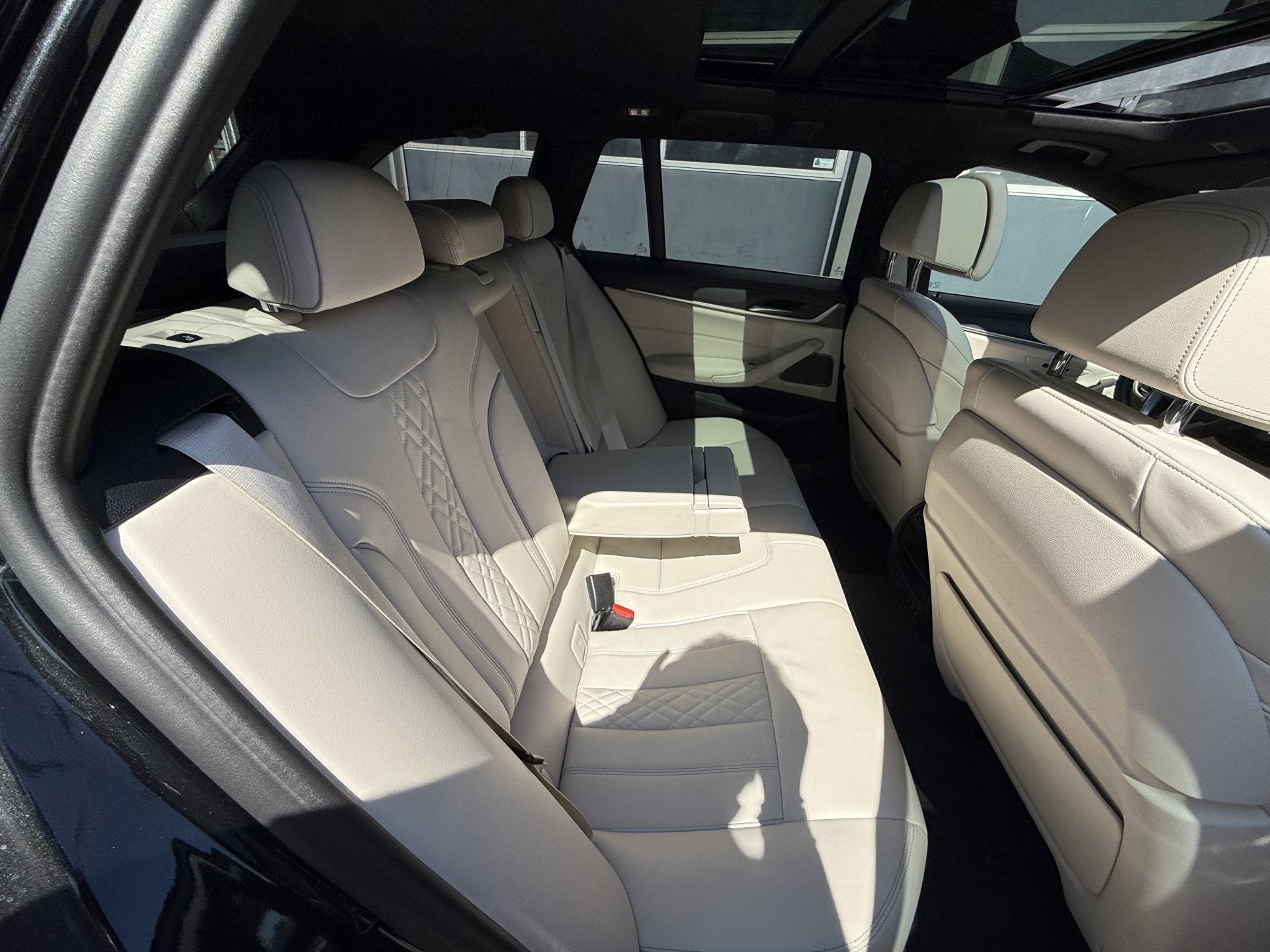 Foto 72 van BMW 5 Serie Touring 520i High Executive | Pano | Leder | 04-